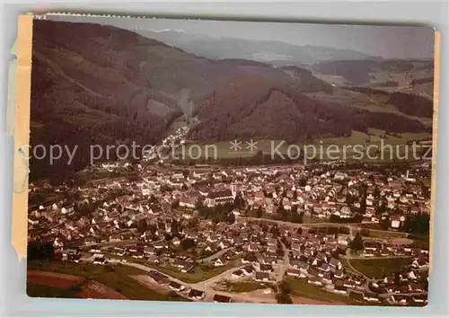 AK / Ansichtskarte Titisee Neustadt Fliegeraufnahme Panorama Kat. Titisee Neustadt