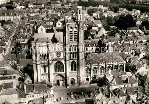 AK / Ansichtskarte Sens Cathedrale Saint Etienne vue aerienne Kat. Sens