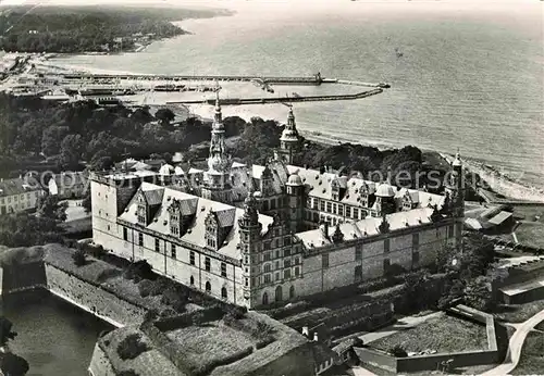 AK / Ansichtskarte Kronborg Slot Schloss Fliegeraufnahme Kat. Daenemark