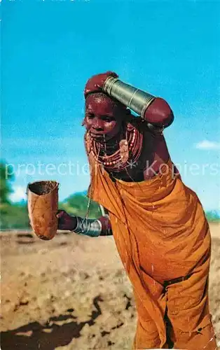 AK / Ansichtskarte Typen Afrika African Girl 