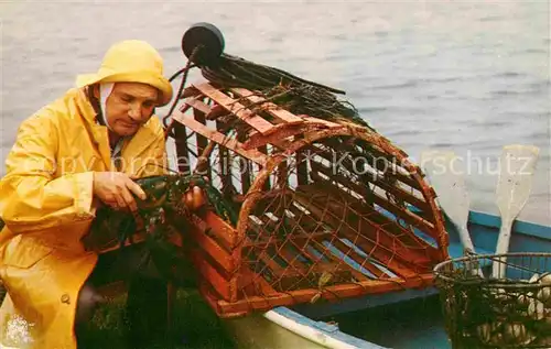 AK / Ansichtskarte Fischerei Atlantic Coast Fisherman Lobster  Kat. Handwerk
