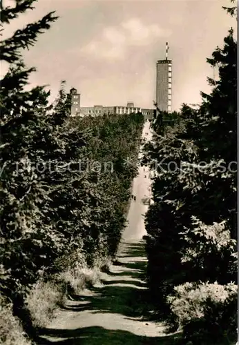 AK / Ansichtskarte Oberwiesenthal Erzgebirge Blick zum Fichtelberg Berghotel Aussichtsturm Kat. Oberwiesenthal