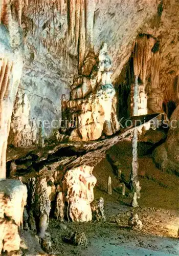 AK / Ansichtskarte Hoehlen Caves Grottes Moravsky Krad Punkvahoehle Regenschirm  Kat. Berge