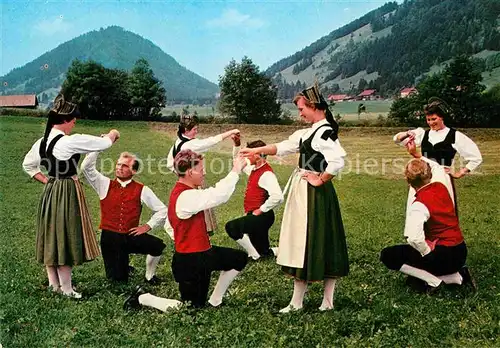 AK / Ansichtskarte Tanz Taenzer Trachtengruppe Allgaeu Volkstanz