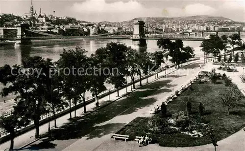 AK / Ansichtskarte Budapest Kettenbruecke Kat. Budapest