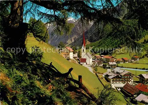 AK / Ansichtskarte Soelden oetztal Durchblick vom Waldrand aus Ortsansicht mit Kirche Kat. Soelden