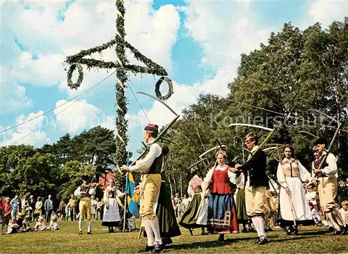 AK / Ansichtskarte Tanz Taenzer Midsommardans Schweden 