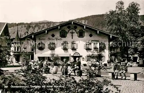 AK / Ansichtskarte Oberammergau Dorfplatz mit Hotel Alte Post Kat. Oberammergau