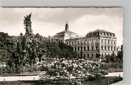 AK / Ansichtskarte Erlangen Kollegienhaus Hugenottenbrunnen  Kat. Erlangen