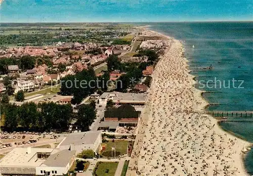 AK / Ansichtskarte Groemitz Ostseebad Fliegeraufnahme Kat. Groemitz