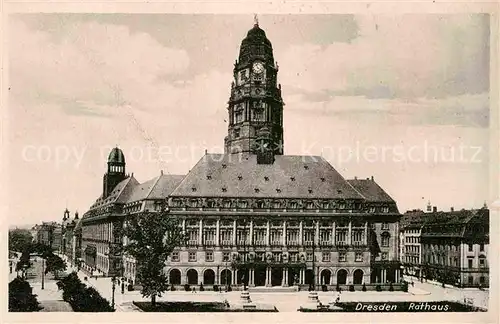 AK / Ansichtskarte Dresden Rathaus Kat. Dresden Elbe