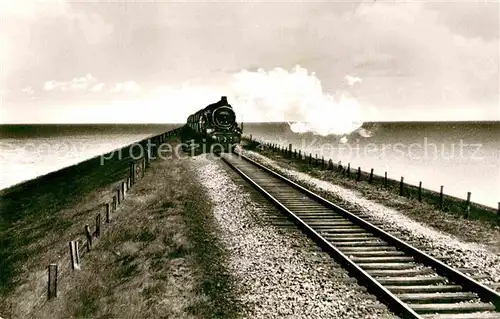 AK / Ansichtskarte Lokomotive Sylt Hindenburgdamm  Kat. Eisenbahn