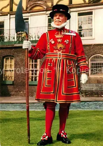 AK / Ansichtskarte Leibgarde Wache Yeoman Warder Tower of London  Kat. Polizei