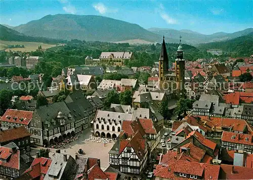 AK / Ansichtskarte Goslar Ortsansicht mit Marktplatz Kirche Kat. Goslar