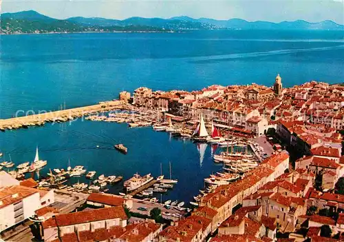 AK / Ansichtskarte Saint Tropez Var Vue aerienne du port vers l Esterel Kat. Saint Tropez