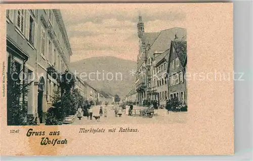 AK / Ansichtskarte Wolfach Marktplatz mit Rathaus Kat. Wolfach Schwarzwald
