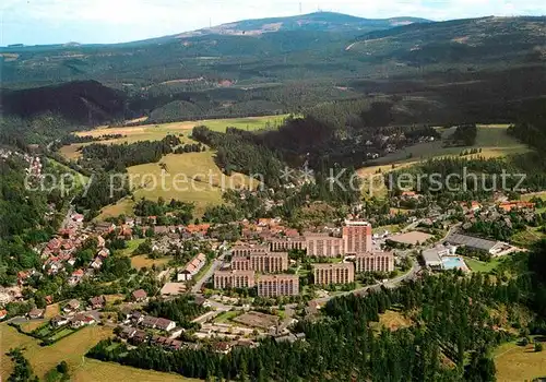 AK / Ansichtskarte Altenau Harz Gesamtansicht Ferienpark Glockenberg Fliegeraufnahme Kat. Altenau