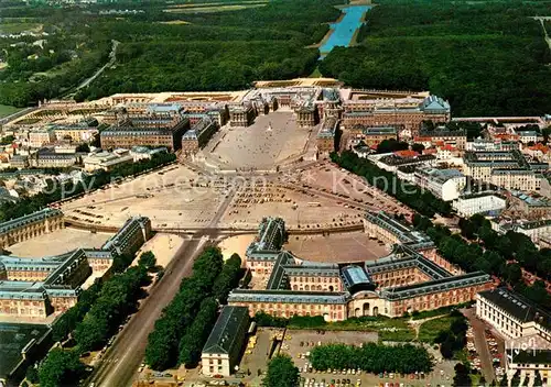 AK / Ansichtskarte Versailles Yvelines Avenue de Paris Grandes et Petites Ecuries Place d Armes Palais Grand Canal vue aerienne Kat. Versailles