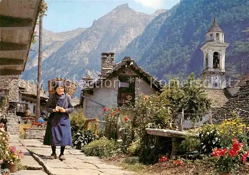 AK / Ansichtskarte Sonogno Ortspartie mit alter Frau Valle Verzasca Kat. Sonogno