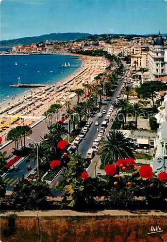 AK / Ansichtskarte Cannes Alpes Maritimes La Croisette et ses plages au fond Le Suquet Kat. Cannes