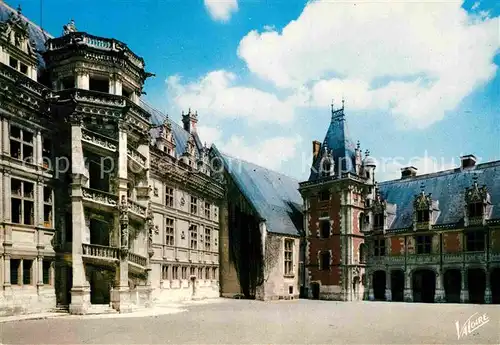 AK / Ansichtskarte Blois Loir et Cher Cour d honneur du chateau Schloss Kat. Blois