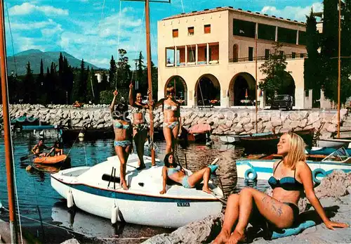 AK / Ansichtskarte Bardolino Lago di Garda Hotel Vela d Oro Bootshafen