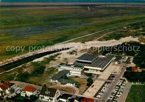 AK / Ansichtskarte St Peter Ording Meerwasser Wellenbad mit Kurmittelhaus Fliegeraufnahme Kat. Sankt Peter Ording