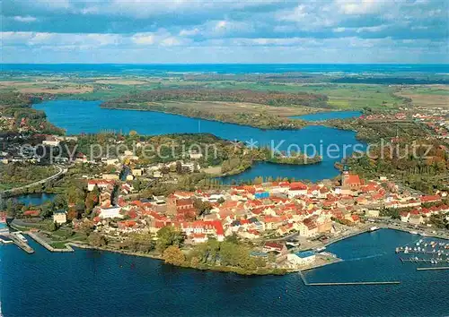 AK / Ansichtskarte Waren Mueritz Altstadt Hafen Tiefwarensee Mecklenburgische Seenplatte Fliegeraufnahme Kat. Waren Mueritz