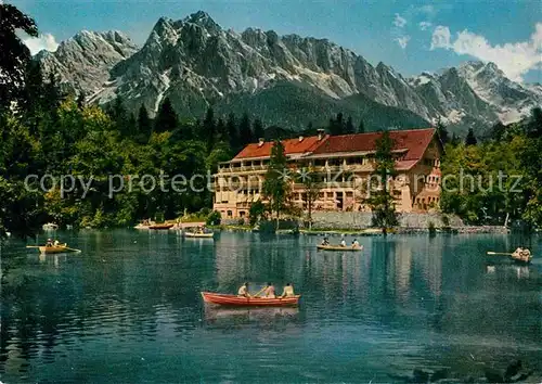 AK / Ansichtskarte Badersee Hotel am See mit Zugspitzgruppe Wettersteingebirge Kat. Grainau