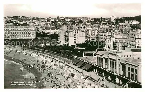 AK / Ansichtskarte Biarritz Pyrenees Atlantiques Un coin de la Grande Plage Kat. Biarritz