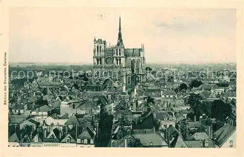 AK / Ansichtskarte Amiens Vue generale et la Cathedrale Kat. Amiens