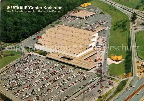 AK / Ansichtskarte Karlsruhe Baden Fliegeraufnahme Wertkauf Center Autobahn Kleeblatt 