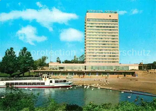 AK / Ansichtskarte Potsdam Interhotel mit Bootsanlegestelle Kat. Potsdam