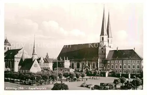 AK / Ansichtskarte Altoetting Kapellenplatz Wallfahrtskirche Gnadenkapelle Stiftskirche Kat. Altoetting