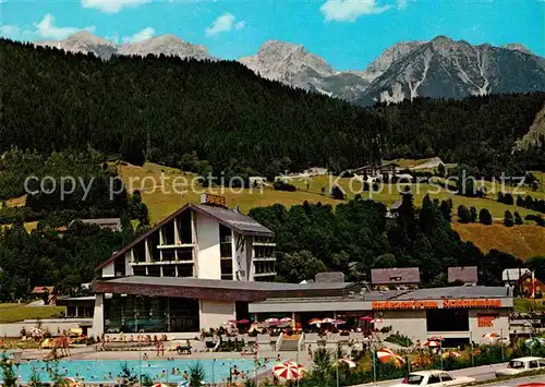 AK / Ansichtskarte Schladming Obersteiermark Sporthotel Royer Freibad Hallenschwimmbad  Kat. Schladming