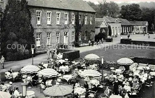 AK / Ansichtskarte Bad Driburg Kurplatz Gartenterrasse Restaurant Cafe Kat. Bad Driburg