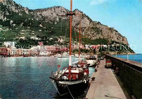 AK / Ansichtskarte Capri Il Porto Kat. Golfo di Napoli