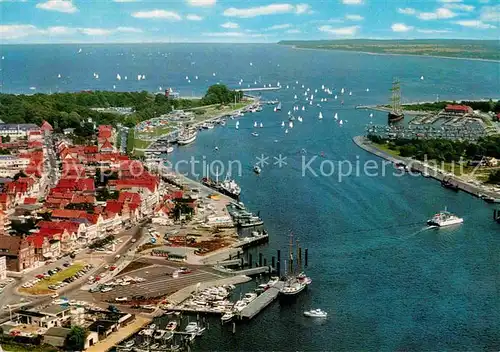 AK / Ansichtskarte Travemuende Ostseebad Fliegeraufnahme Kat. Luebeck