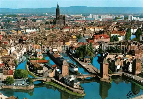 AK / Ansichtskarte Strasbourg Alsace Ill et les Ponts Couverts Quartier de la Petite France Cathedrale vue aerienne Kat. Strasbourg