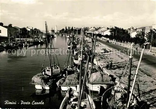 AK / Ansichtskarte Rimini Porto Canale Hafenkanal Fischerboote Kat. Rimini