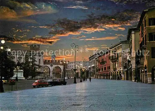 AK / Ansichtskarte Verona Veneto Piazza Bra am Abend Kat. Verona