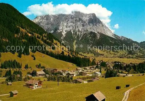 AK / Ansichtskarte Lermoos Tirol Gesamtansicht mit Zugspitze Wettersteingebirge Kat. Lermoos