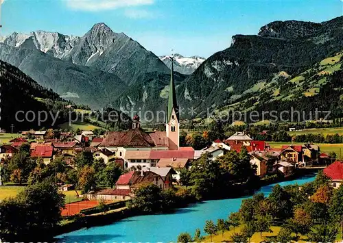 AK / Ansichtskarte Zell Ziller Tirol Ortsansicht mit Kirche Blick gegen Tristner und Ingent Zillertaler Alpen Kat. Zell am Ziller