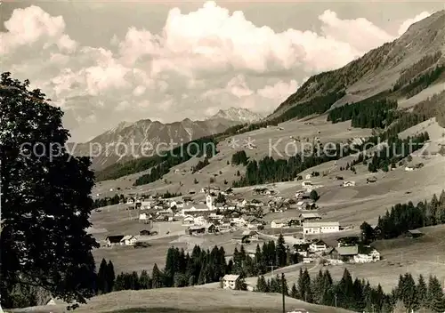 AK / Ansichtskarte Riezlern Kleinwalsertal Vorarlberg Panorama mit Blick zum Nebelhorn Allgaeuer Alpen Kat. Mittelberg
