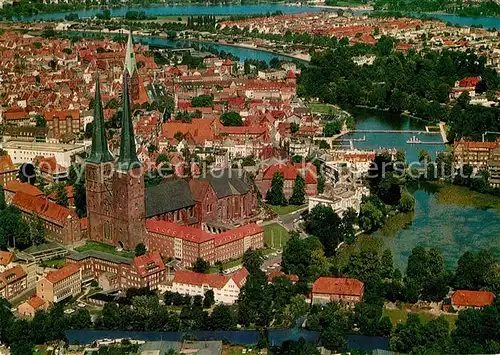 AK / Ansichtskarte Luebeck Altstadt Kirche Hansestadt Fliegeraufnahme Kat. Luebeck