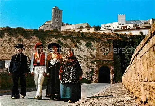 AK / Ansichtskarte Ibiza Islas Baleares Festungsmauern Trachtengruppe Kat. Ibiza