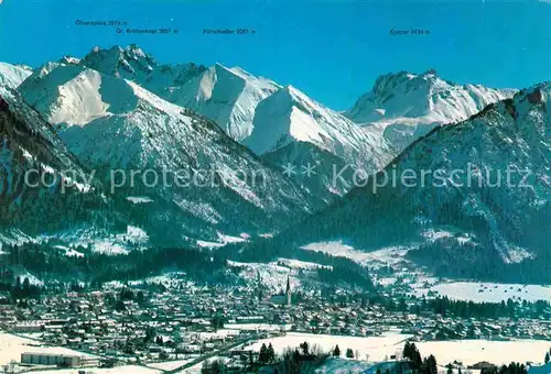 AK / Ansichtskarte Oberstdorf Gesamtansicht Wintersportplatz Allgaeuer Alpen Kat. Oberstdorf