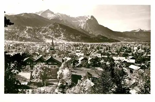 AK / Ansichtskarte Partenkirchen mit Zugspitzgruppe Wettersteingebirge Kat. Garmisch Partenkirchen