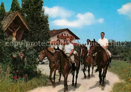 AK / Ansichtskarte Kronberg Hoeslwang Fremdenheim Gut Kronberg Pferde Ausritt Kat. Hoeslwang Chiemgau