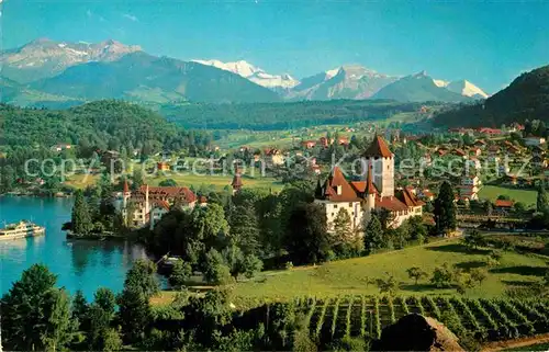 AK / Ansichtskarte Spiez Thunersee BE Schloss mit Bluemlisalp Berner Alpen Kat. Spiez